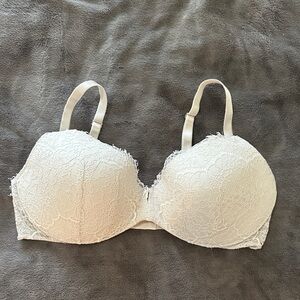 Victoria's Secret Ivory Lace Bra